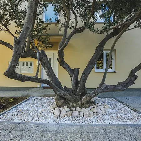 Sesar דירה Banjol